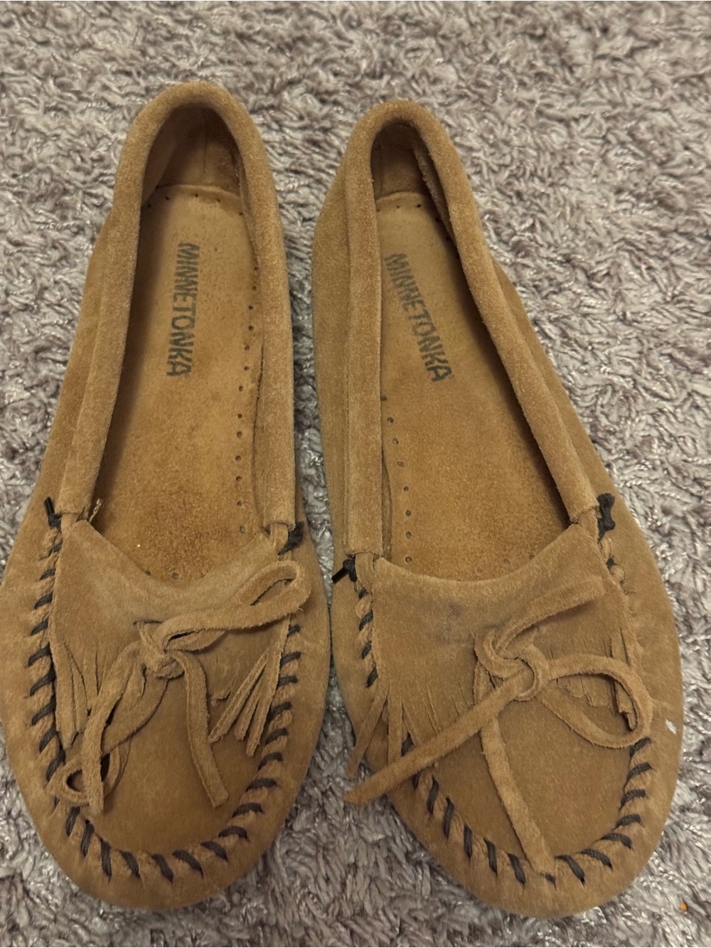 Minnetonka Women's Suede Moccasins in Camel Brown with Fringe